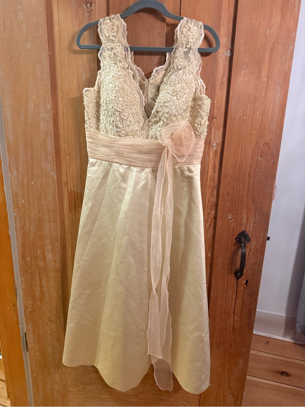 JJs House Cream Lace V-Neck Formal A-Line Dress with Chiffon Sash